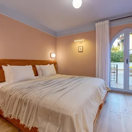 Yonca Anjelika מלון