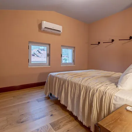 Yonca Anjelika * גוג'ק