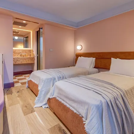 Yonca Anjelika מלון