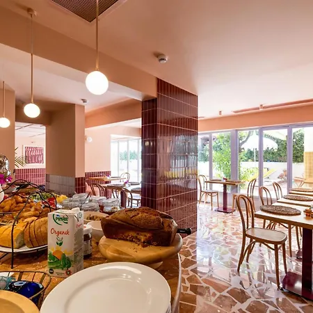 מלון Yonca Anjelika