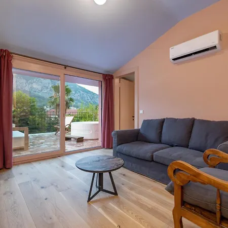 Yonca Anjelika غوجيك